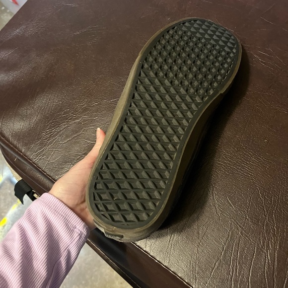 Vans - Picture 4 of 5